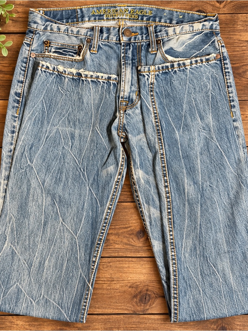 American Eagle Outfitters Washed Light Blue Men’s Relaxed Jeans
